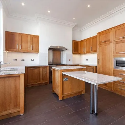Image 3 - Rudall Crescent, London, NW3 1RS, United Kingdom - House for rent