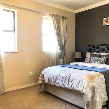 Image 4 - Sandton Drive, Sandhurst, Sandton, 2031, South Africa - Apartment for rent