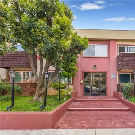 Buy this 2 bed condo on 5488 Newcastle Avenue in Los Angeles, CA 91316