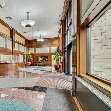 Image 4 - Barclay Place, 4545 West Touhy Avenue, Lincolnwood, Niles Township, IL 60712, USA - Condo for sale