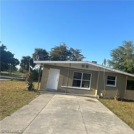 Image 1 - 2605 Royal Palm Avenue, Fort Myers, FL 33901, USA - House for rent