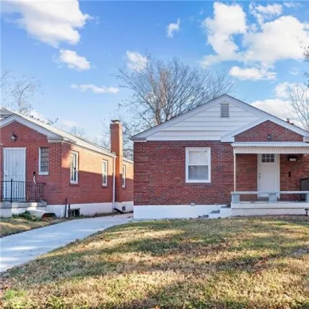 Buy this 2 bed house on 1330 Coolidge Drive in University City, MO 63132