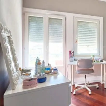 Rent this 4 bed room on Avenida Óscar Monteiro Torres 49 in Lisbon, Portugal