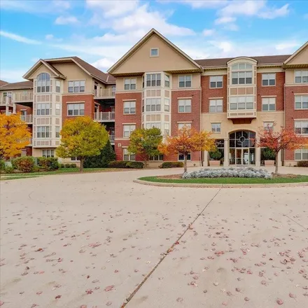 Buy this 1 bed condo on 4110 South Lake Drive in Saint Francis, Milwaukee County