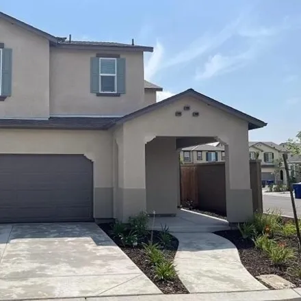 Buy this 3 bed house on 4186 N Reed Ave in Fresno, California