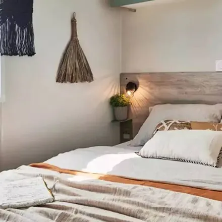Rent this 3 bed house on Jard-sur-Mer in Rue du Maréchal Joffre, 85520 Jard-sur-Mer