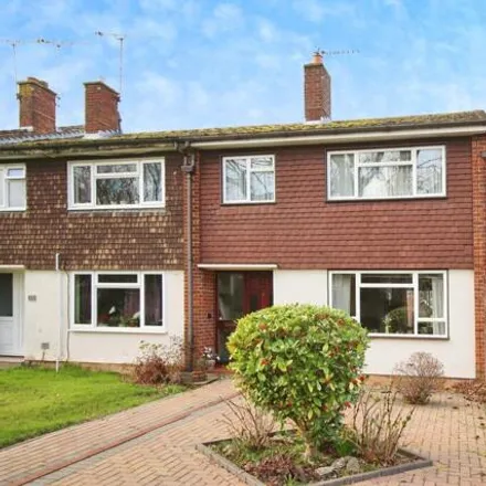 Buy this 3 bed townhouse on 17 Galleydene Avenue in Galleywood, CM2 8RY