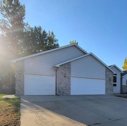 Buy this 5 bed house on 2520 South Eisenhower Avenue in Sioux Falls, SD 57106