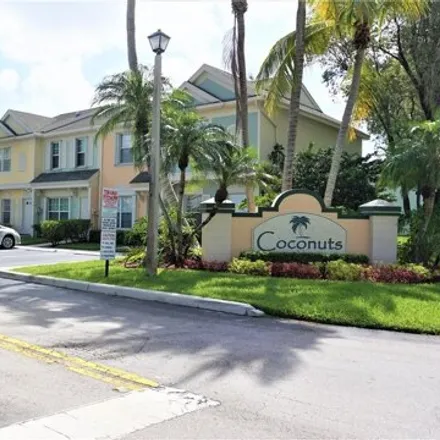 Image 2 - 16727 Hemingway Drive, Weston, FL 33326, USA - Townhouse for rent
