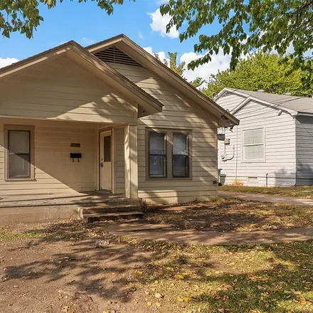 Rent this 3 bed house on 201 North Harrison Avenue in Sherman, TX 75090