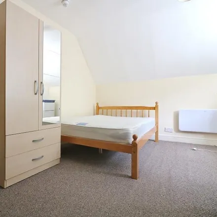 Rent this studio apartment on The Knoll in London, W5 1TA