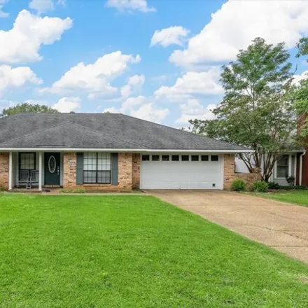 Buy this 4 bed house on 1491 Preston Court in Greenacres Place, Bossier City