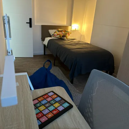 Rent this 8 bed room on Ciclovia Avenida 24 de Julho in 1280-870 Lisbon, Portugal