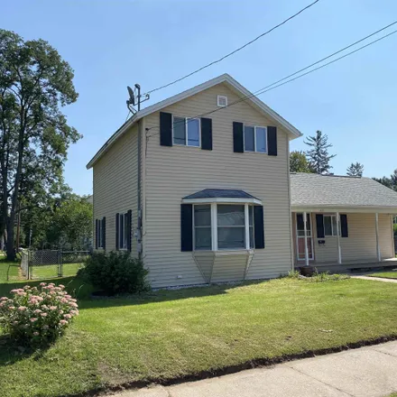 Buy this 4 bed house on 421 5th Street in Waupaca, WI 54981