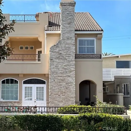 Rent this 3 bed house on 505 in 505 1/2 Marigold Avenue, Newport Beach