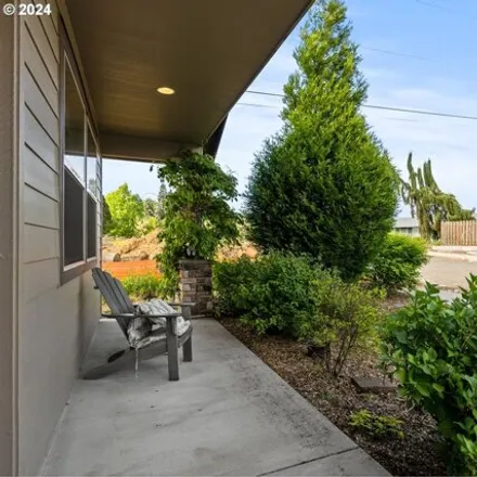 Image 4 - 373 Se Baker Ave, Gresham, Oregon, 97080 - House for sale