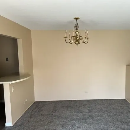 Image 2 - South Goebbert Road, Arlington Heights, IL 60005, USA - Condo for rent