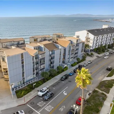 Image 2 - 683 Esplanade, Redondo Beach, CA 90277, USA - Condo for rent