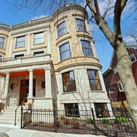 Rent this 4 bed house on 662-664 West Wellington Avenue in Chicago, IL 60657