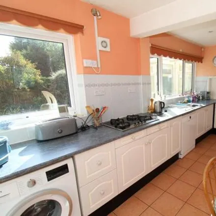 Image 4 - 13 Cameron Road, London, BR2 9AY, United Kingdom - House for sale