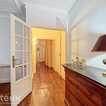 Image 7 - 17 Rue des Moines, 75017 Paris, France - Apartment for rent
