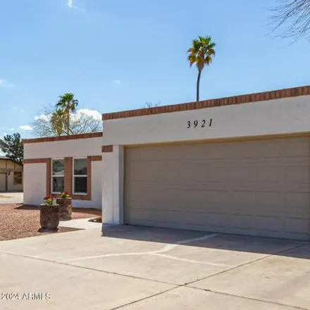 Image 2 - 3921 East Sweetwater Avenue, Phoenix, AZ 85032, USA - House for sale