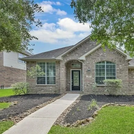 Rent this 3 bed house on 17 East Montfair Boulevard in Sterling Ridge, The Woodlands