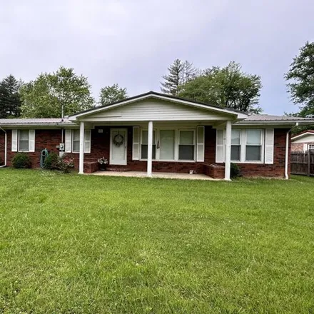 Buy this 3 bed house on unnamed road in Middlesborough, KY 42965