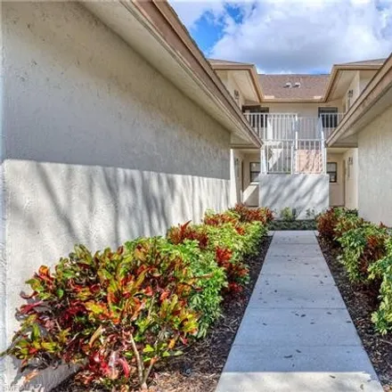 Image 4 - 521 Lake Louise Circle, Collier County, FL 34110, USA - Condo for sale
