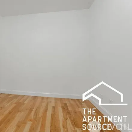 Image 6 - 2247 W Iowa St, Unit 2F - Apartment for rent