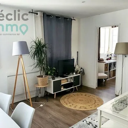 Rent this 2 bed apartment on 28 Avenue du 8 Mai 1945 in 86000 Poitiers, France