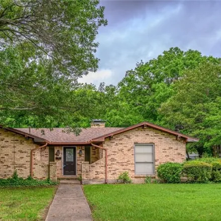 Buy this 3 bed house on 790 Holiday Drive in Sherman, TX 75090