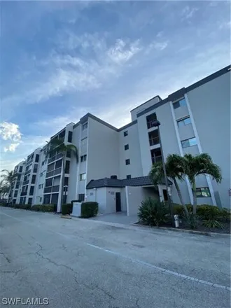 Buy this 2 bed condo on 2119 Collier Avenue in Fort Myers, FL 33901