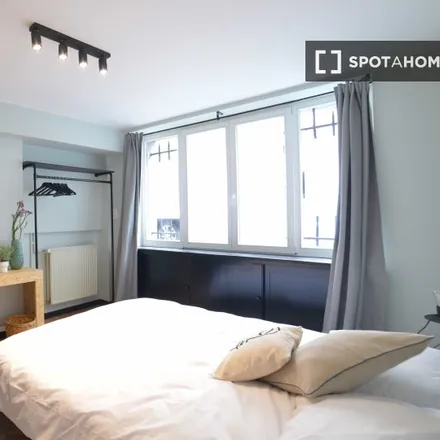 Rent this 7 bed room on Rue Le Tintoret - Tintorettostraat 4 in 1000 Brussels, Belgium