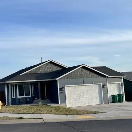 Buy this 3 bed house on 5104 Aster Lane in Klamath Falls, OR 97601