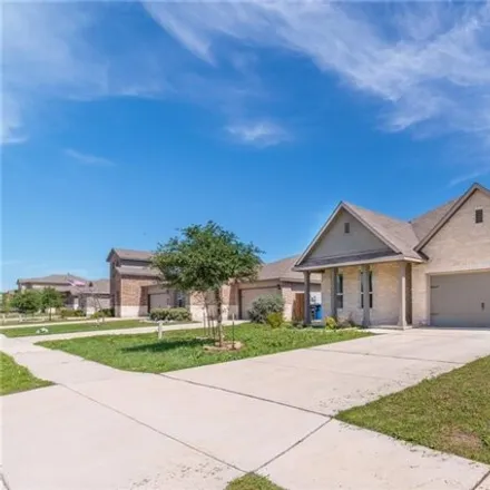 Image 4 - 384 Walnut Creek, New Braunfels, TX 78130, USA - House for sale