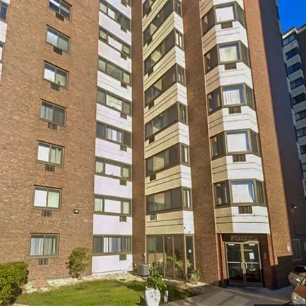 Buy this 1 bed condo on Lake Terrace in 7337 South South Shore Drive, Chicago