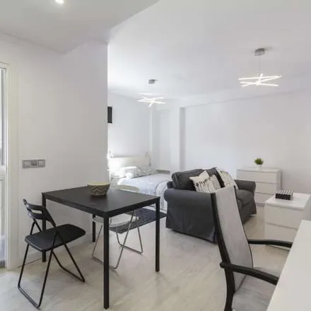 Rent this 1 bed apartment on Madrid in Avenida de Portugal, 1