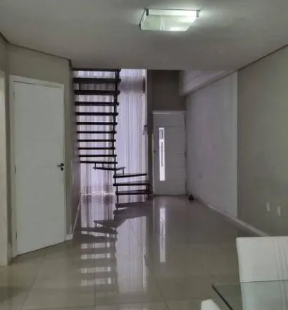 Rent this 3 bed house on Centro educacional abelhinha in Rua Carlos Seára 395, Vila Operária