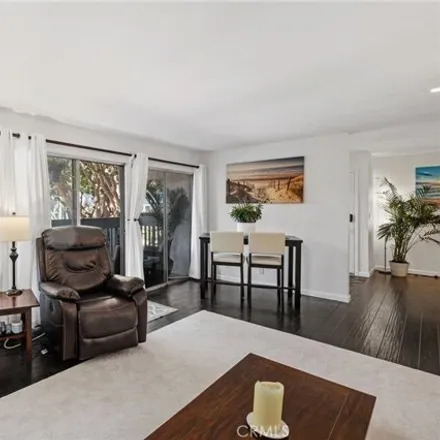 Image 9 - 645 South Prospect Avenue, Clifton, Redondo Beach, CA 90277, USA - Condo for sale