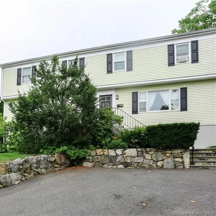 Image 1 - 55 Forest Street, New Canaan, CT 06840, USA - House for rent