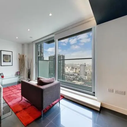 Image 9 - Pan Peninsula, Marsh Wall, Canary Wharf, London, E14 9SH, United Kingdom - Apartment for rent