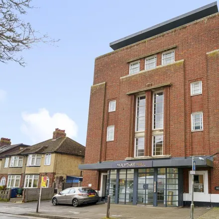 Rent this 2 bed apartment on Betfred in Oxford, OX3 9ED