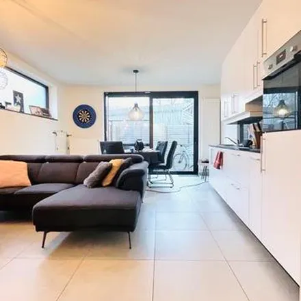 Rent this 2 bed apartment on Geraardsbergsesteenweg 164 in 9320 Aalst, Belgium