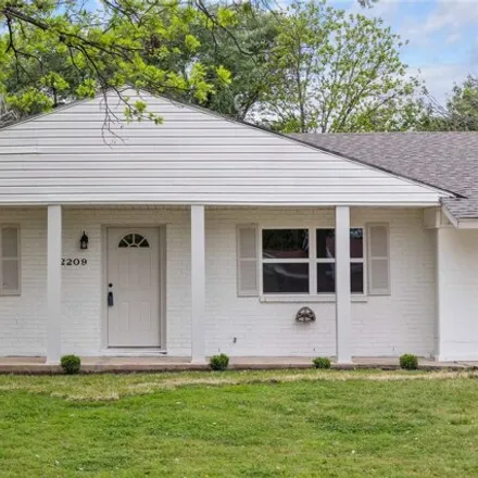 Buy this 3 bed house on 2253 9th Street in Brownwood, TX 76801