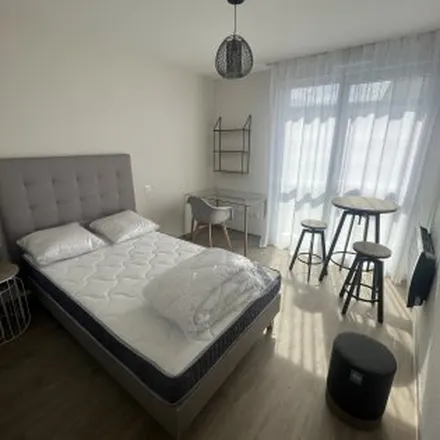 Rent this 1 bed apartment on 12 rue Desdevises du Dezert in 63000 Clermont-Ferrand, France