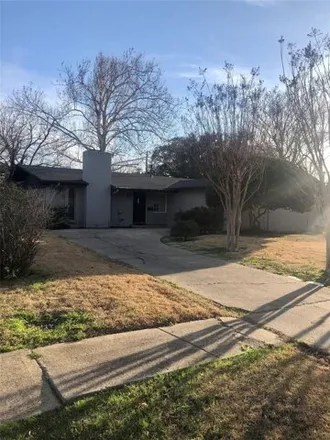 Rent this 3 bed house on 3106 Wildflower Drive in Dallas, TX 75229
