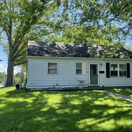 Buy this 3 bed house on 425 Acres Street in Burlington, IA 52601