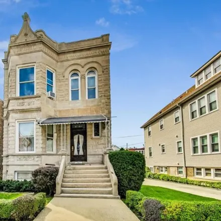 Buy this 7 bed house on 2954 South Loomis Street in Chicago, IL 60608