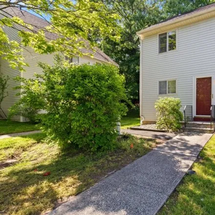 Rent this 2 bed townhouse on 26 Larkspur Dr Unit 26 in Cromwell, Connecticut